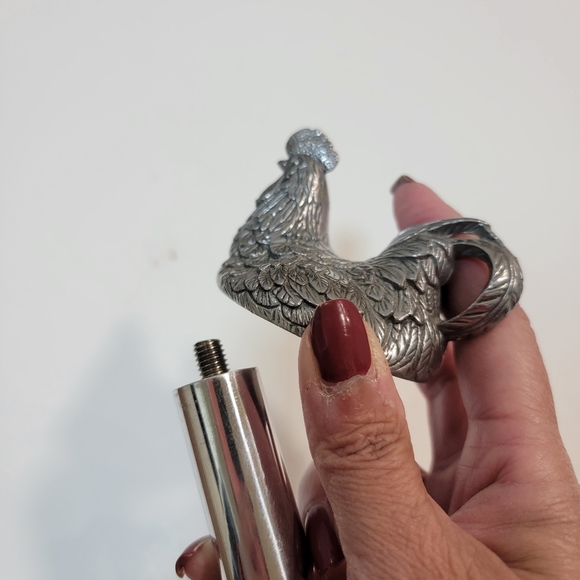 Vintage 2003 Arthur Court Aluminum Rooster Chicken Paper Towel Holder - Picture 6 of 9